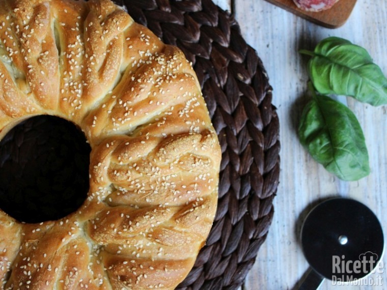 Corona di brioche salata 7