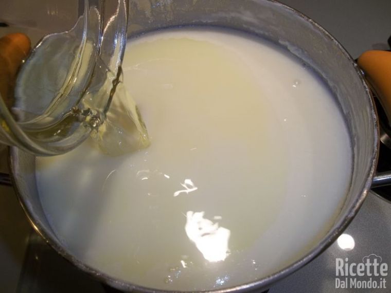 Aggiungere alcool e vanillina