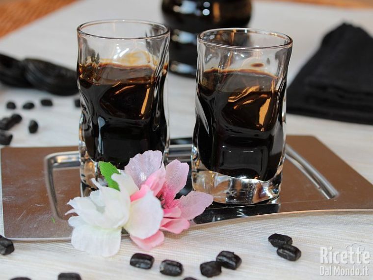 Come fare il liquore alla liquirizia