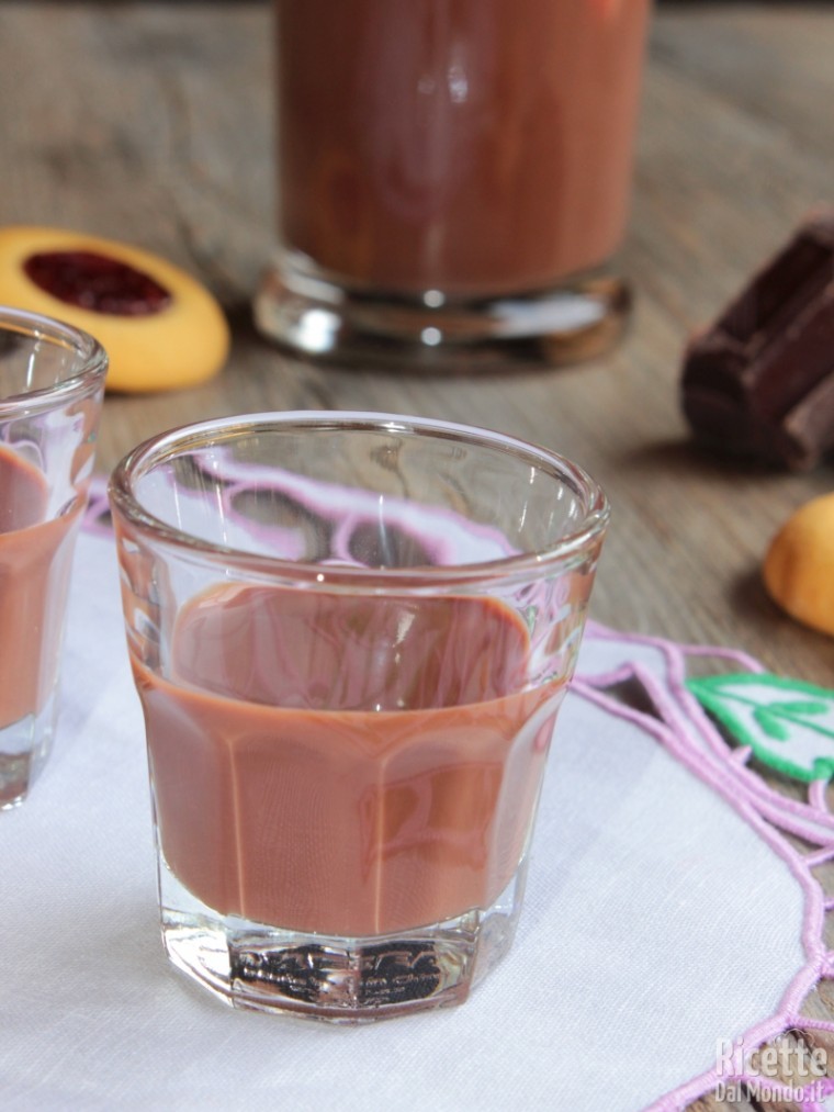 Come fare il liquore al cioccolato fondente