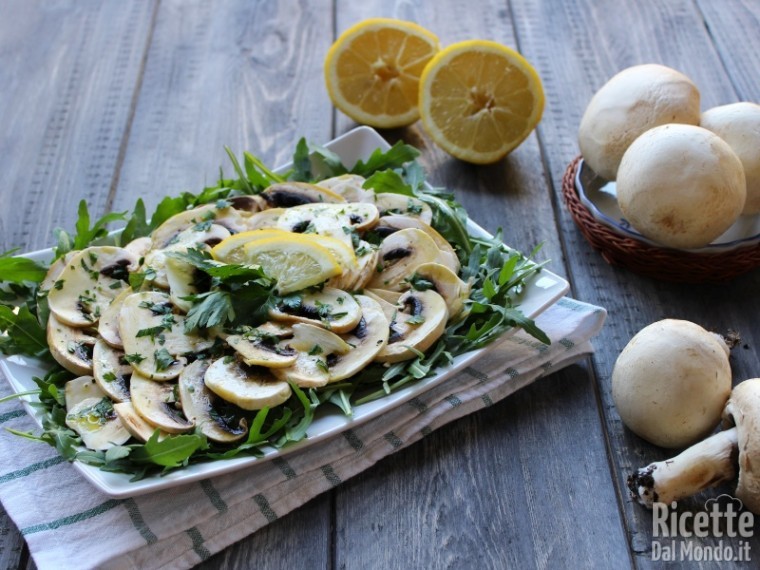 Carpaccio di funghi champignon freschi