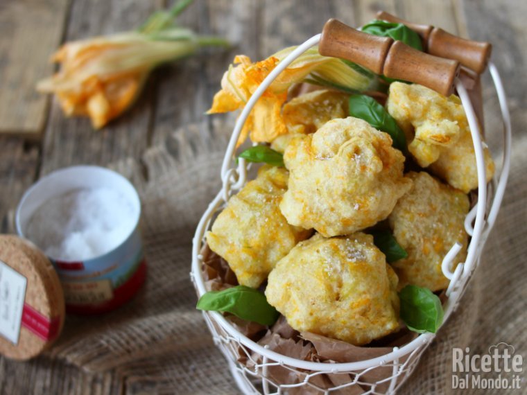 Frittelle di fiori di zucca gonfie. La ricetta semplice e veloce!
