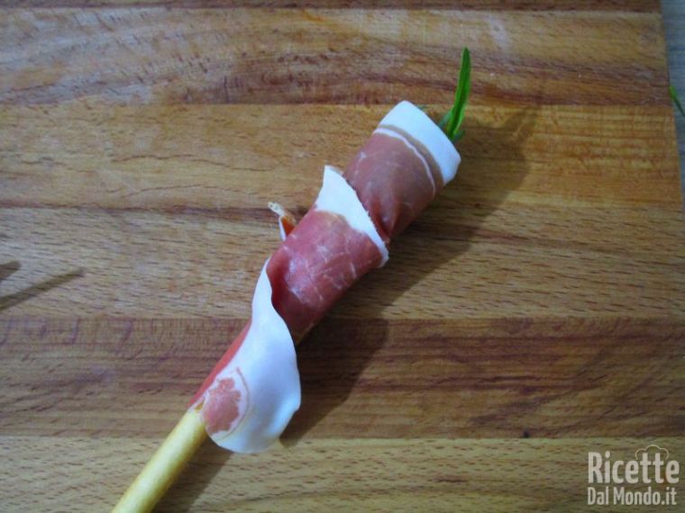 Arrotolare il grissino