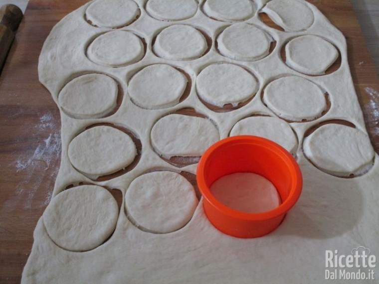 Dare la forma alle pizzette