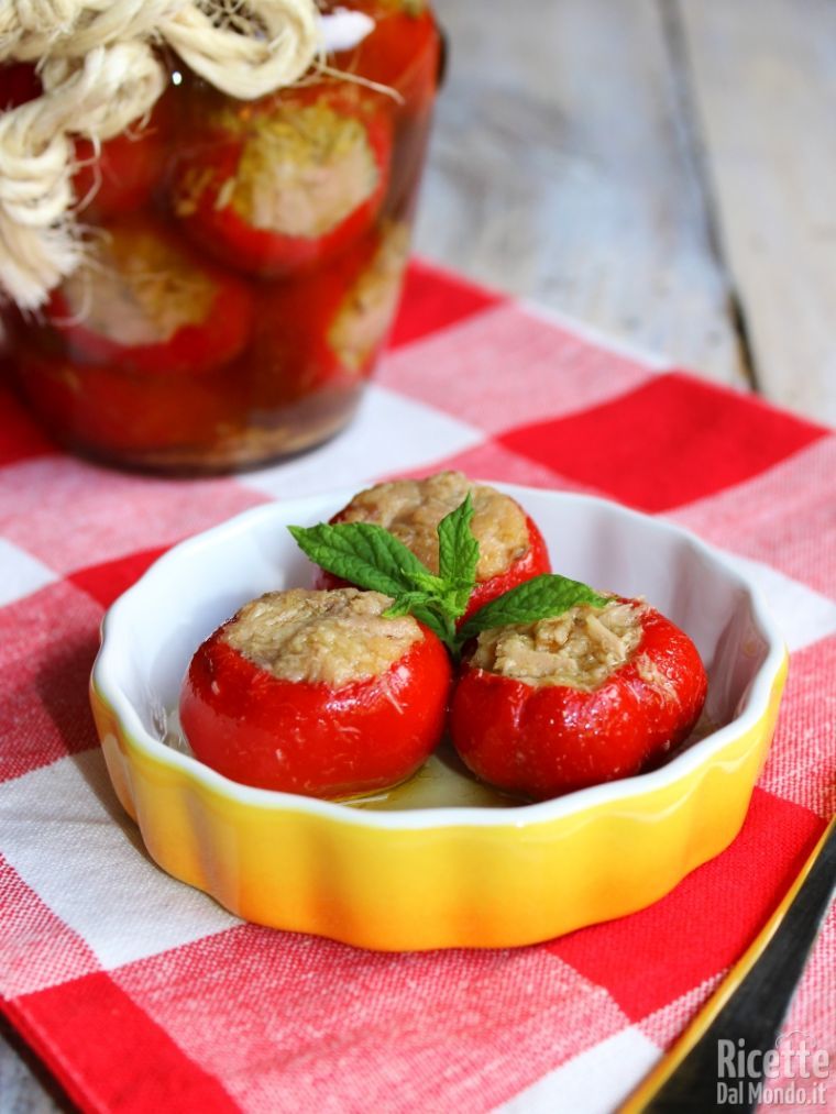 Come fare i peperoncini ripieni tonno