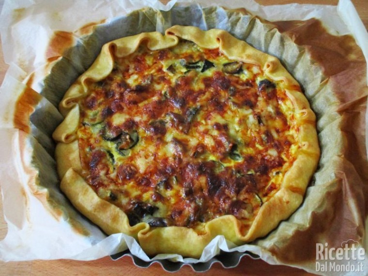 Torta salata con zucchine, melanzane e caciocavallo 6