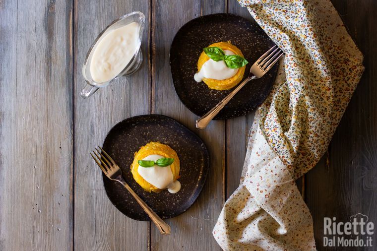 Sformatini di riso alla zucca con salsa al parmigiano