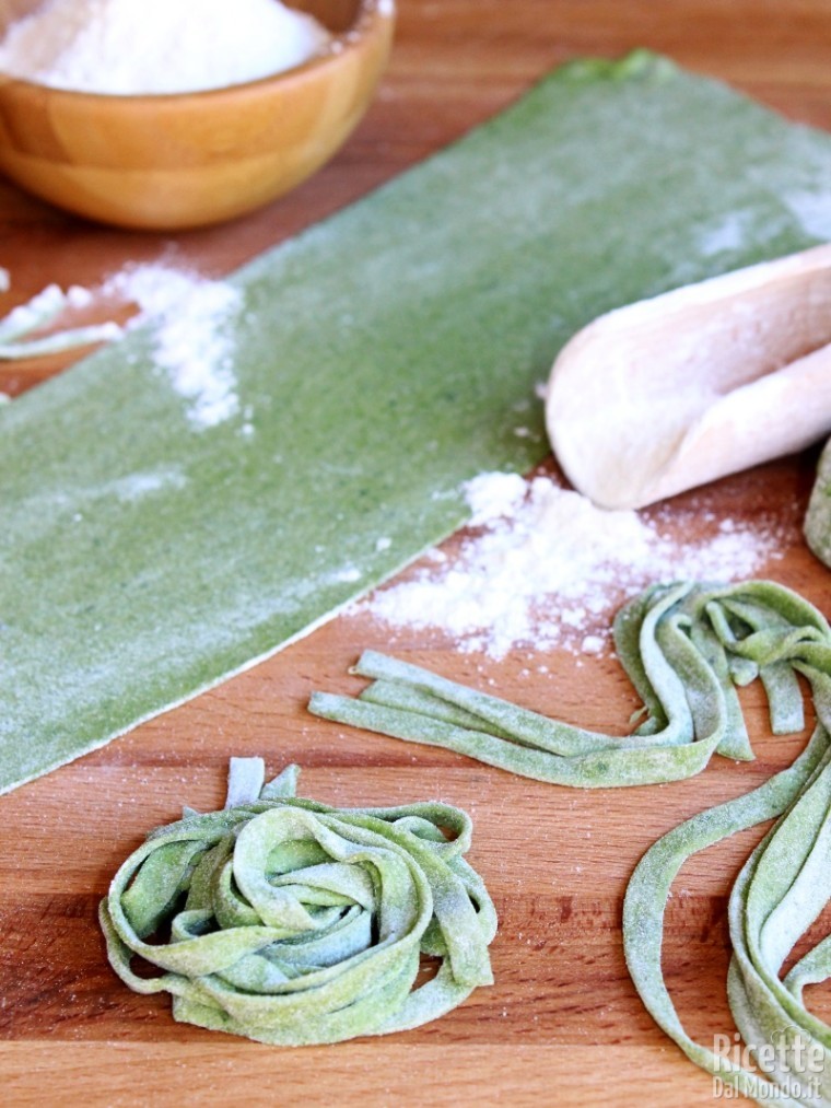 Come fare la pasta verde fatta in casa
