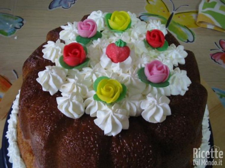 Babà allo Strega con panna montata