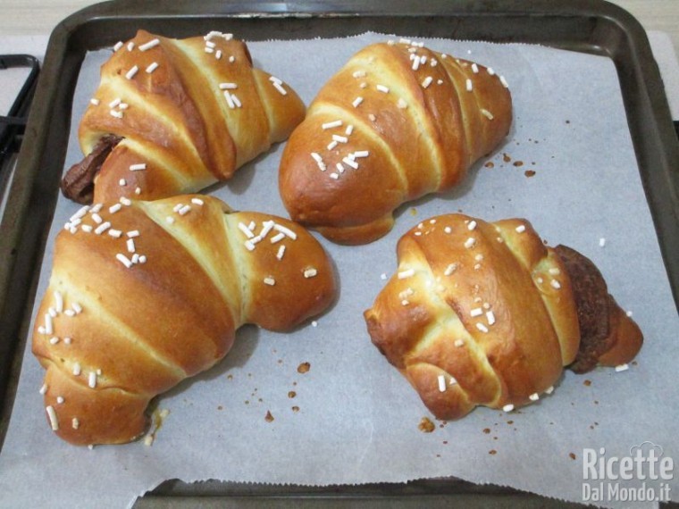 Cornetti di pasta brioche alla Nutella Bimby 13