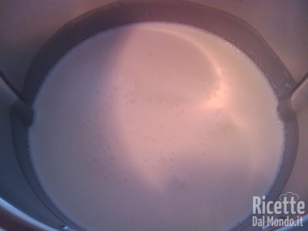 Panna Cotta con Salsa di Fragole