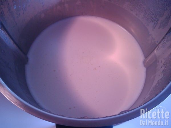 Panna Cotta con Salsa di Fragole