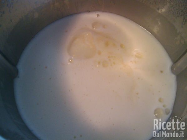 Panna Cotta con Salsa di Fragole