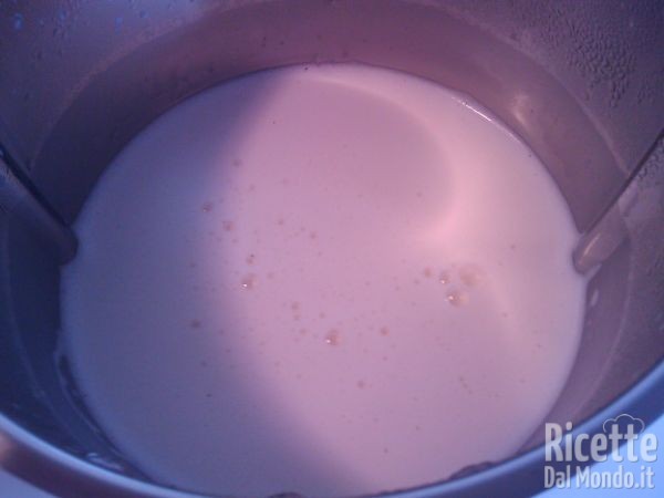 Panna Cotta con Salsa di Fragole
