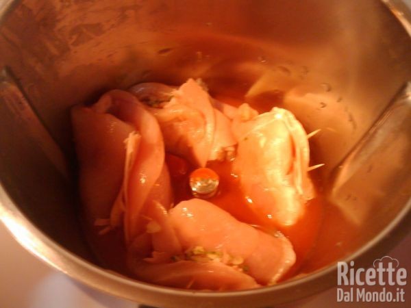Involtini di Pollo con Salsa al Pomodoro
