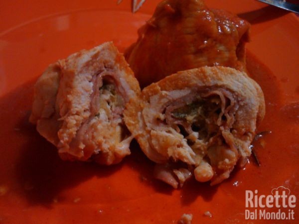 Involtini di Pollo con Salsa al Pomodoro
