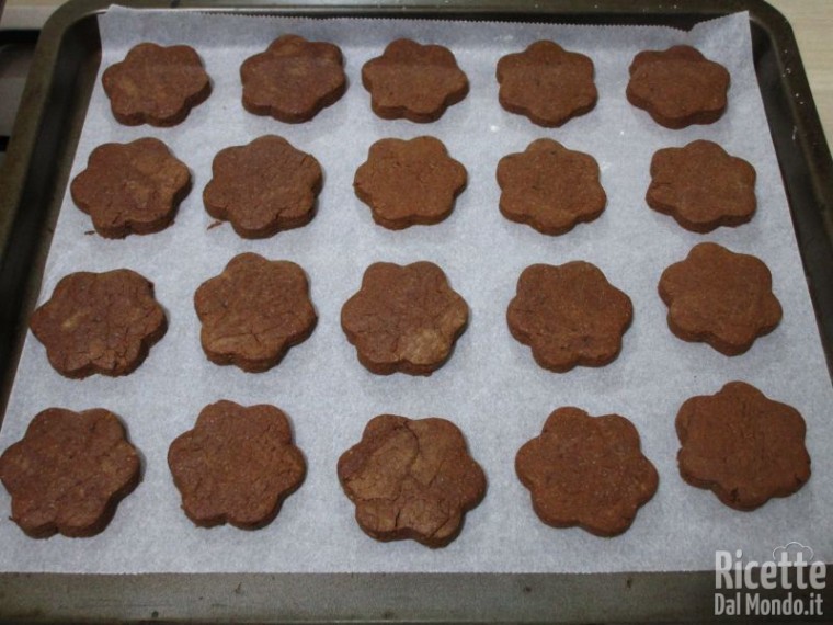 Biscotti frollini al cioccolato 9