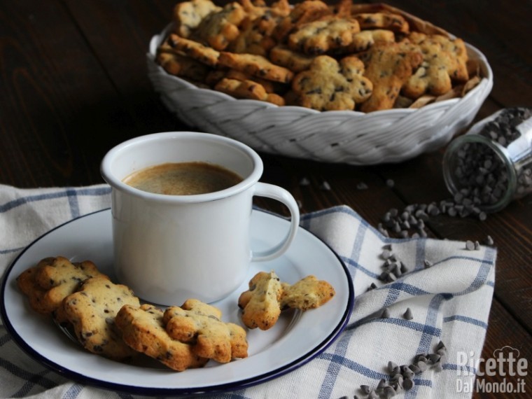 Biscotti con gocce di cioccolato