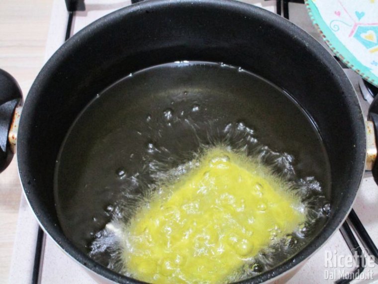 Friggere le chiacchiere