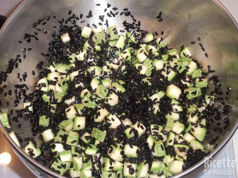 Riso Venere con Zucchine e Gamberetti