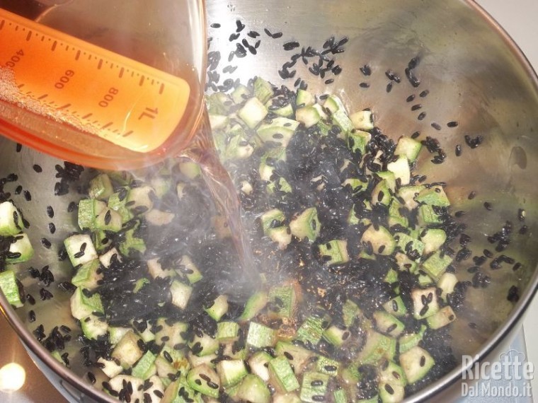 Riso Venere con Zucchine e Gamberetti