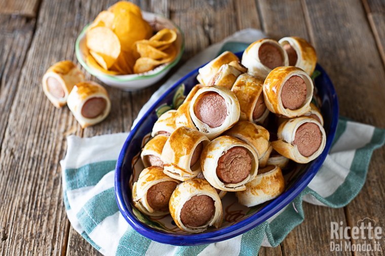 Rusticini ai wurstel con pasta sfoglia. La ricetta perfetta per l'aperitivo!
