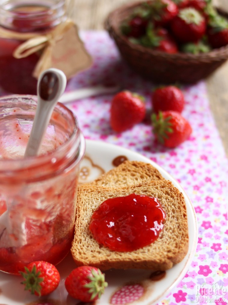 Marmellata di fragole fatta in casa