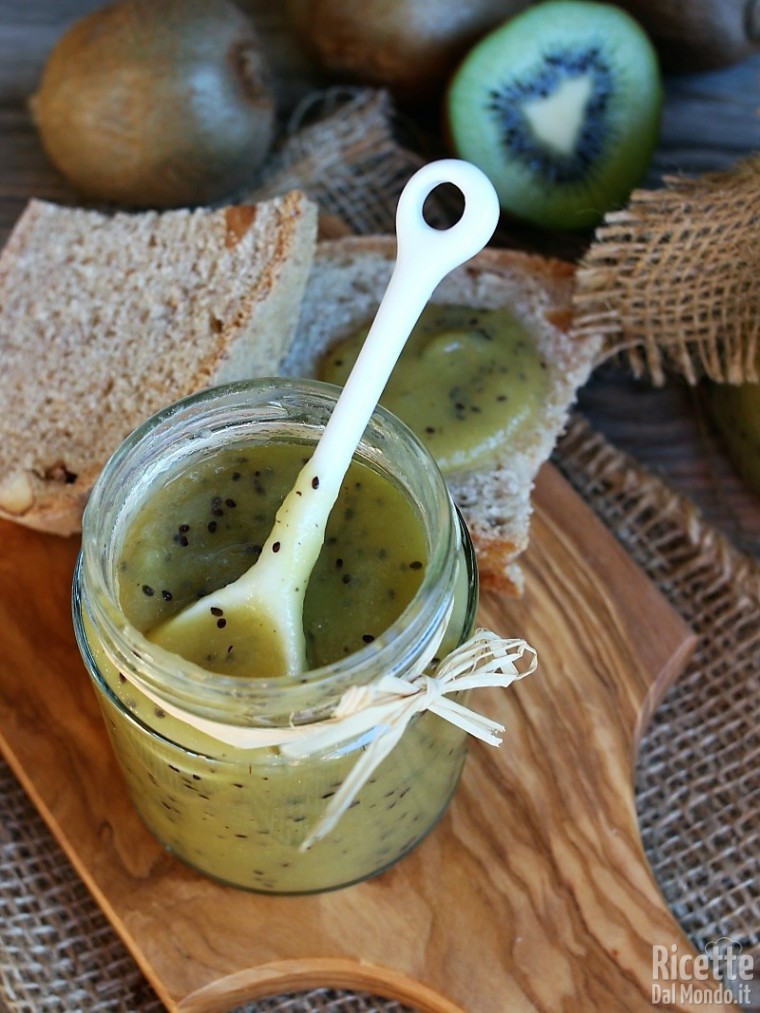 Marmellata di kiwi fatta in casa