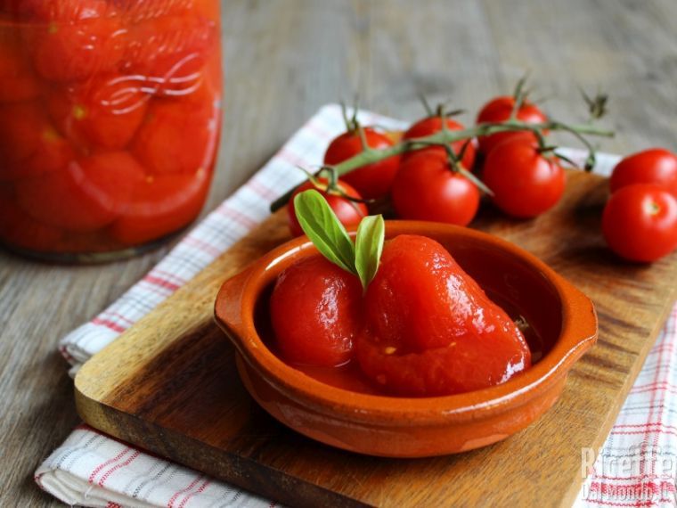 Pomodori pelati