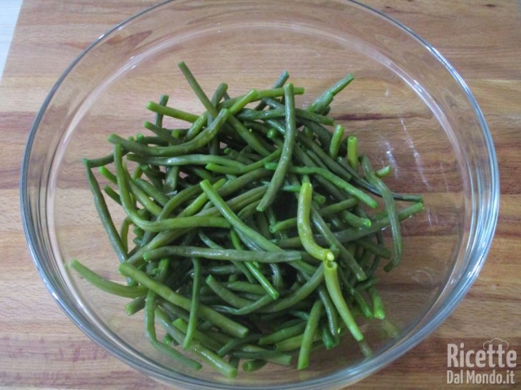 Insalata di fagiolini, tonno e uova 2