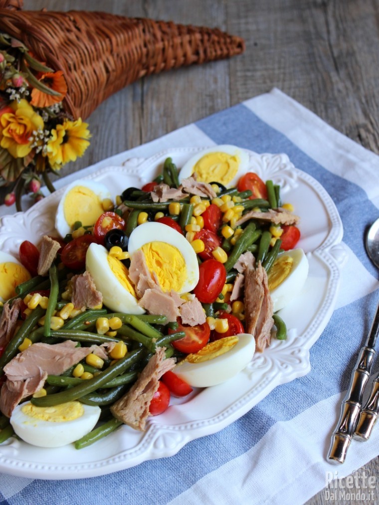 Come fare l'insalata di fagiolini, tonno e uova