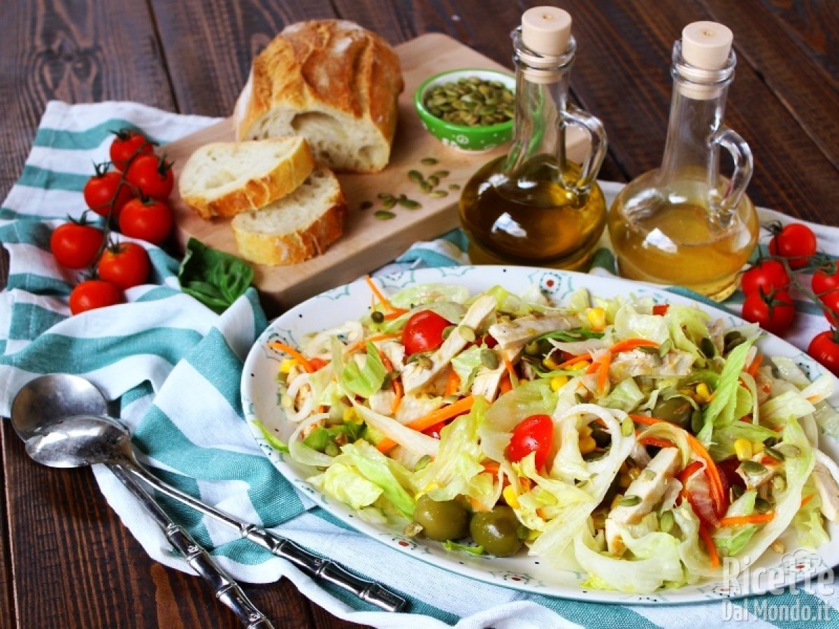 Insalata di pollo, la ricetta classica e saporita (solo 48 calorie)