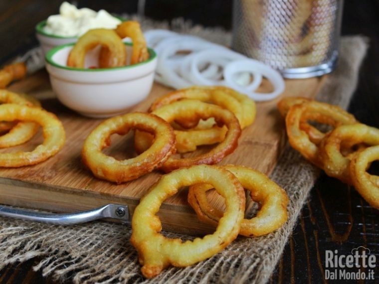 Servire gli onion rings