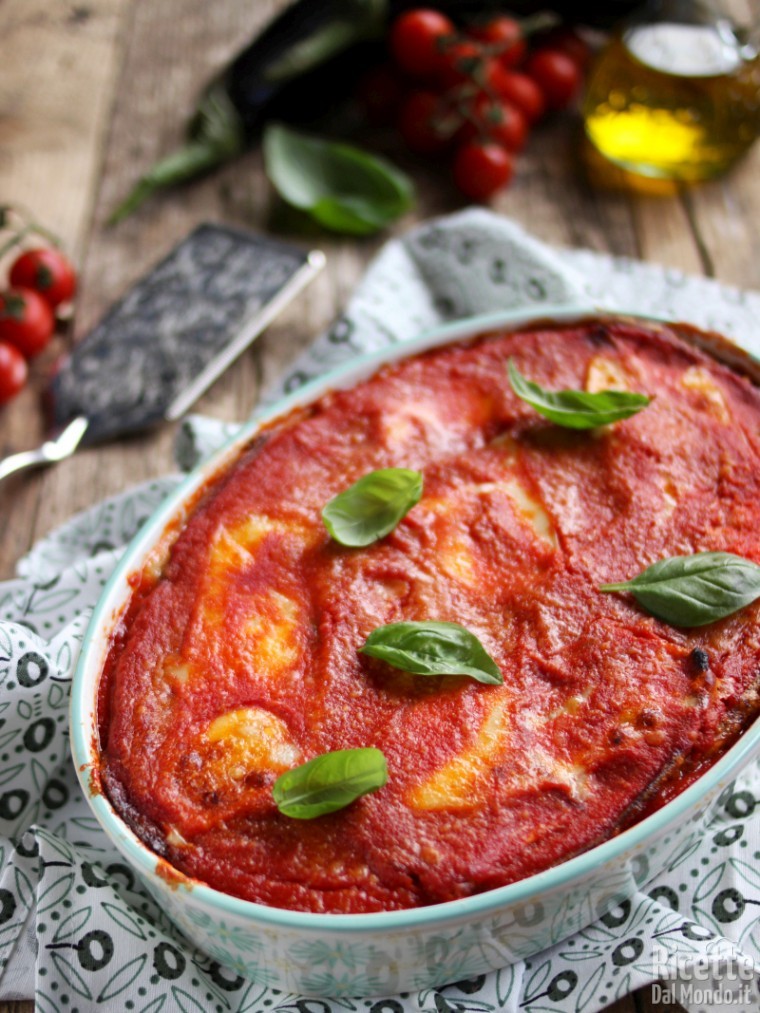 Come fare le melanzane con mozzarella e prosciutto
