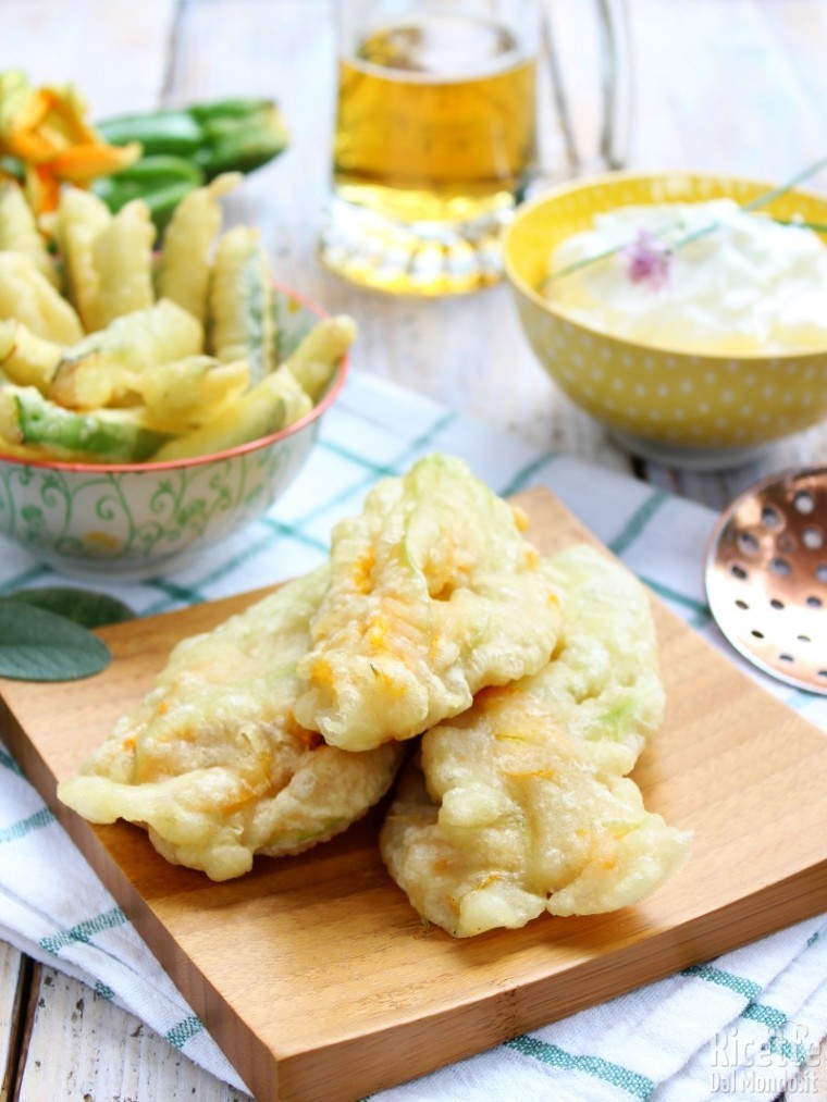 Come fare le zucchine e fiori in pastella