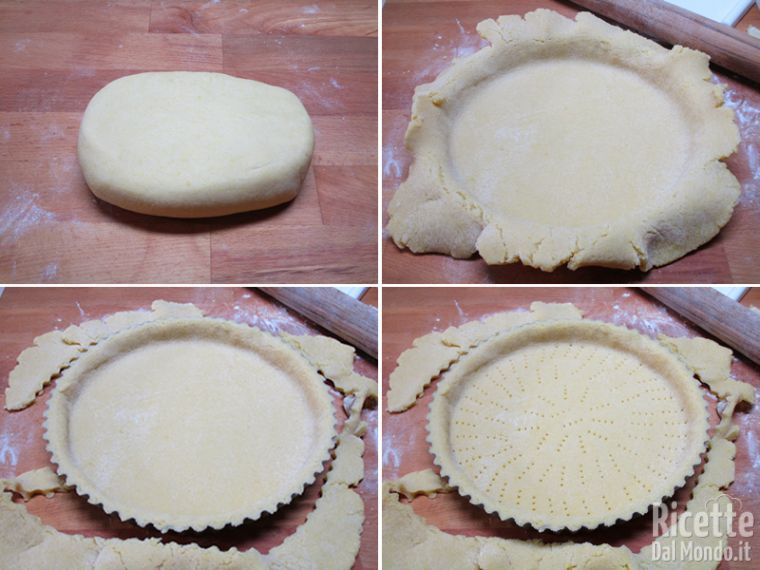 Foderare la base della crostata con la frolla