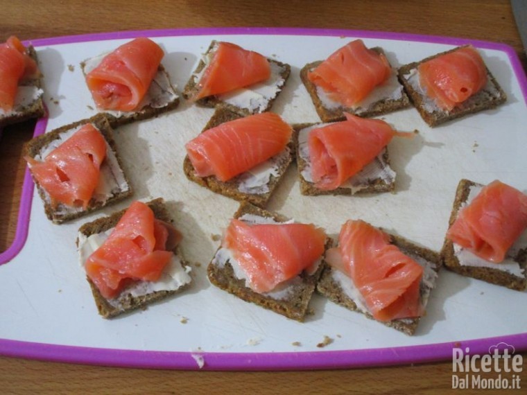 Tartine al salmone affumicato 4
