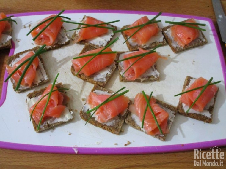 Tartine al salmone affumicato 5