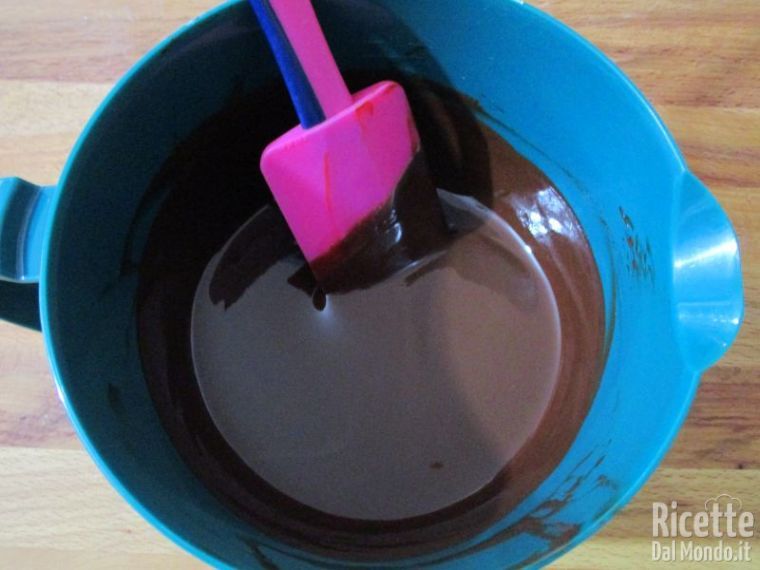 Fondere il cioccolato con il burro