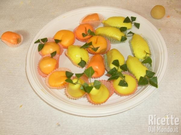 Fruttini alle Mandorle e Candelaus