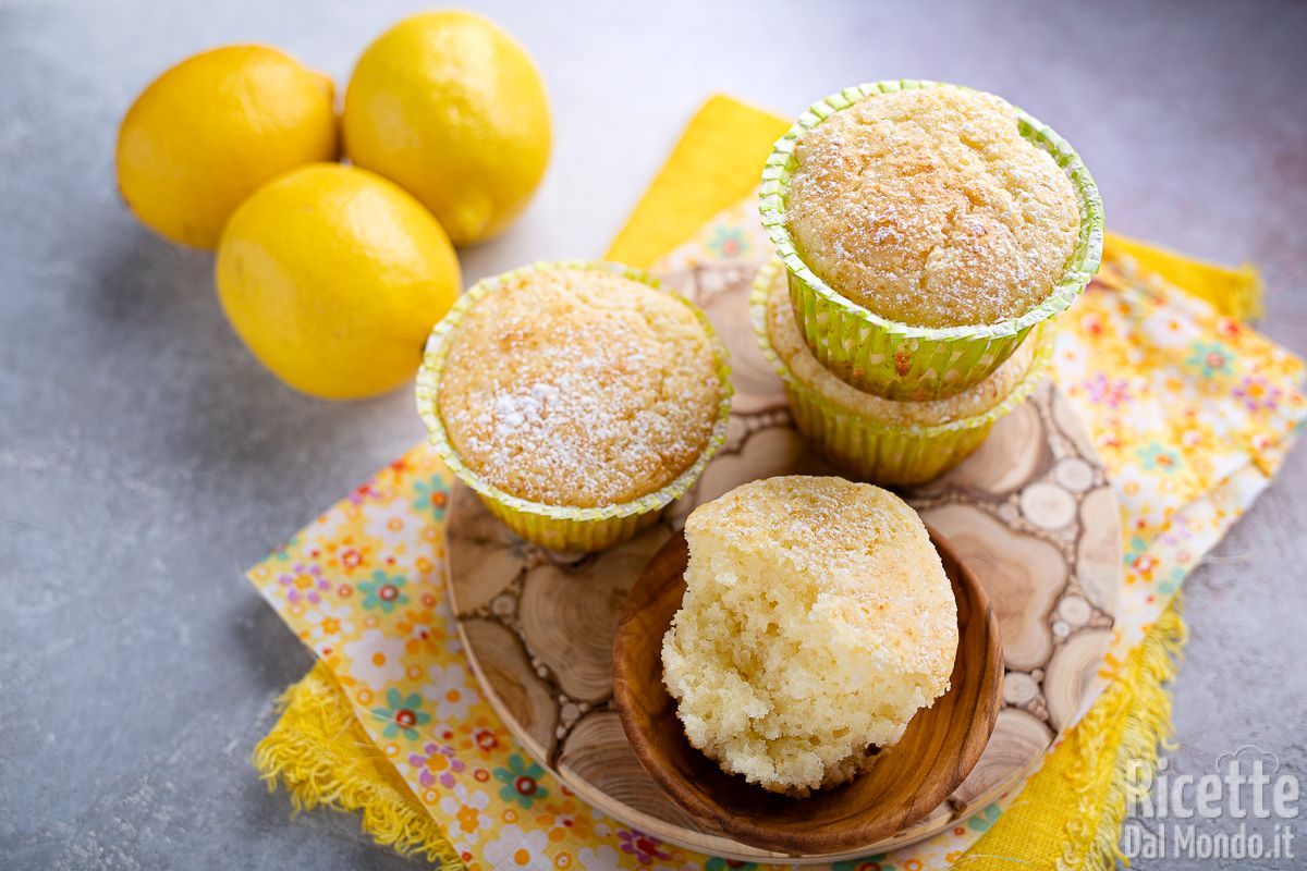 Muffin al limone sofficissimi. Pronti in 5 minuti!