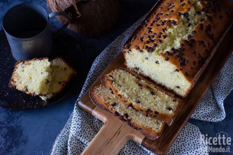 Plumcake al cocco e gocce di cioccolato