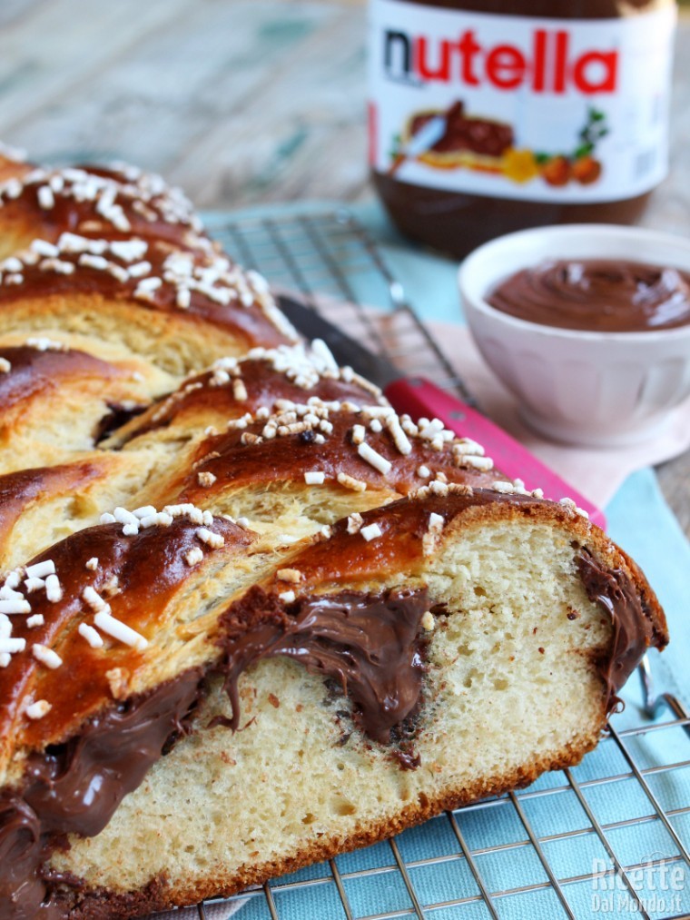 Ricetta treccia lievitata alla Nutella