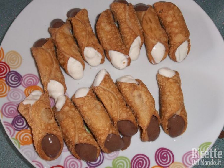 Farcire i cannoli