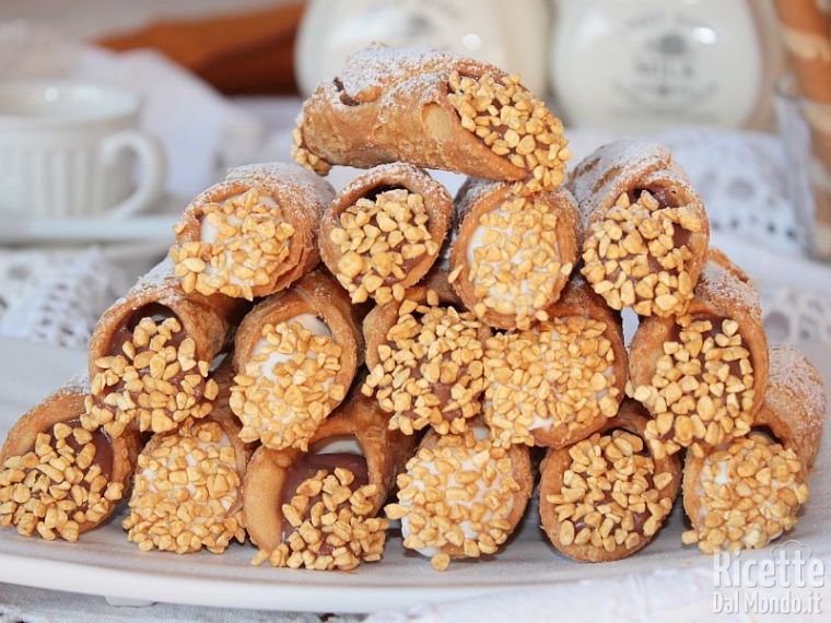 Cannoli alla Nutella