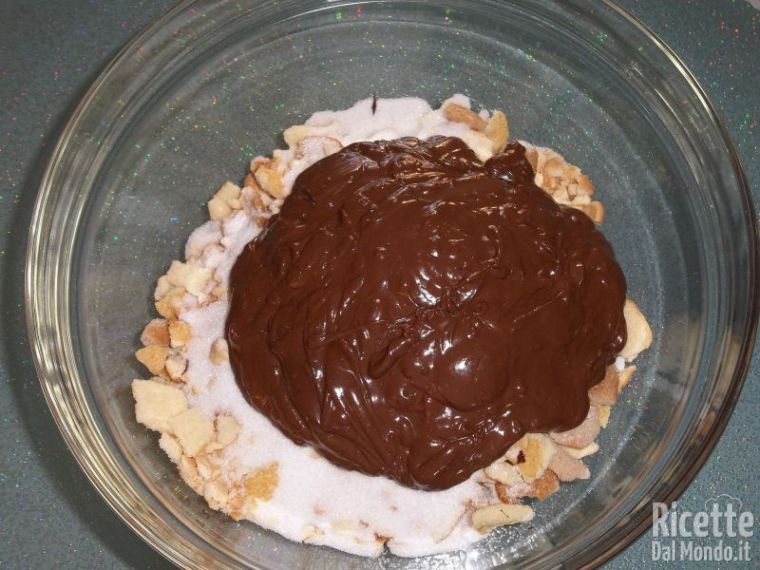 Unire il cioccolato fuso