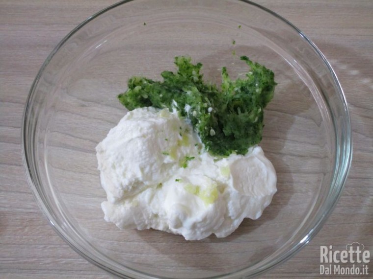 Salsa allo yogurt greca 7
