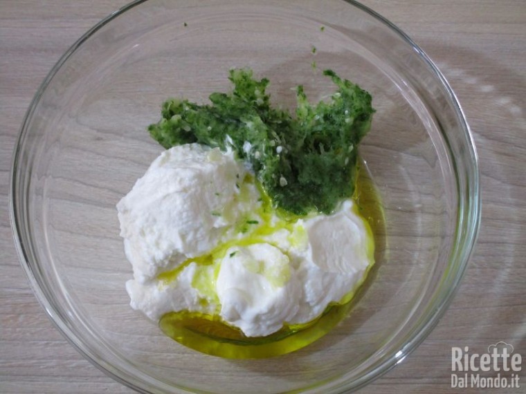 Salsa allo yogurt greca 8