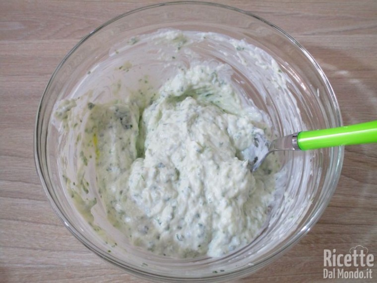Salsa allo yogurt greca 9