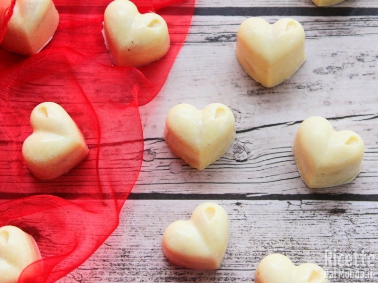 Ricetta per fare i cioccolatini semplici alle mandorle